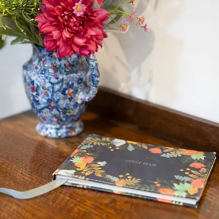 Charming 3-bedroom Barn In By Letmestay Holiday home