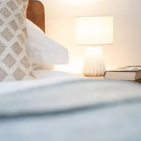 Charming 3-bedroom Barn In By Letmestay