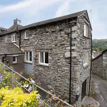 Charming 3-bedroom Barn In By Letmestay Holiday home Ambleside