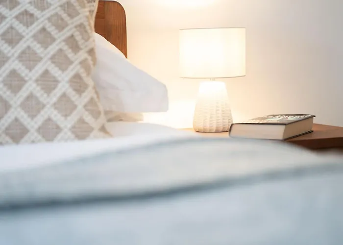 Charming 3-bedroom Barn In By Letmestay